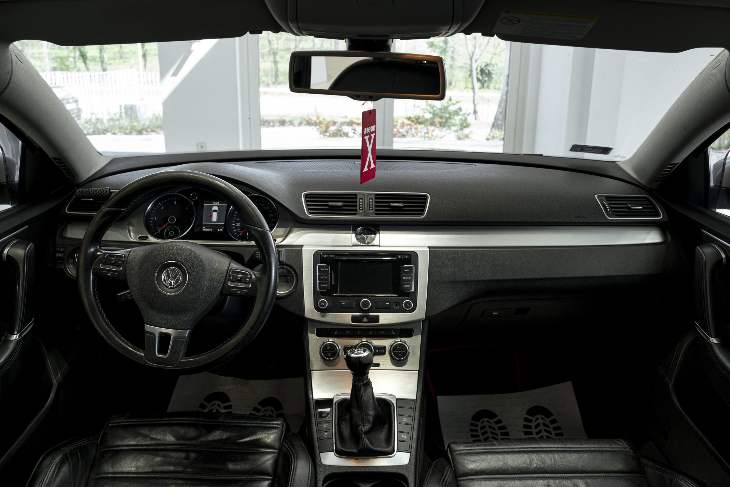 Erhard_Palace_Passat_9